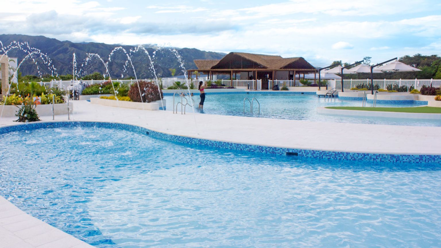 LClub-Stoneville-Piscina